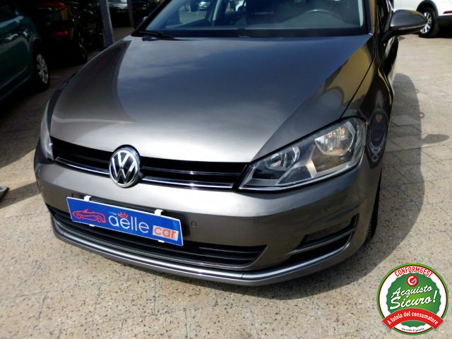 VOLKSWAGEN Golf usata, con Sensori di parcheggio anteriori