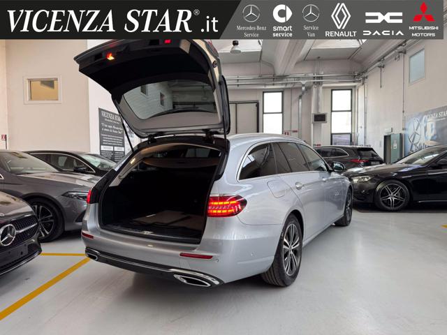 MERCEDES-BENZ E 220 usata, con Fari LED