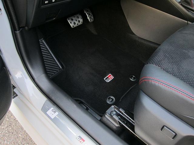 TOYOTA Yaris usata 36