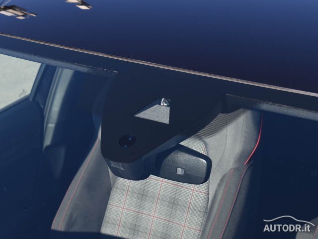 VOLKSWAGEN Golf usata, con Touch screen