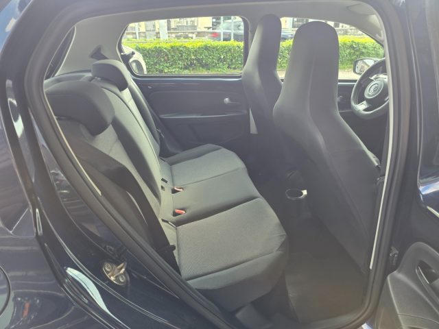 VOLKSWAGEN up! usata 47