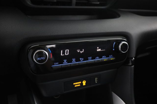 TOYOTA Yaris usata 8