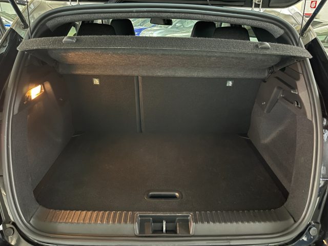 RENAULT Captur usata, con Volante in pelle