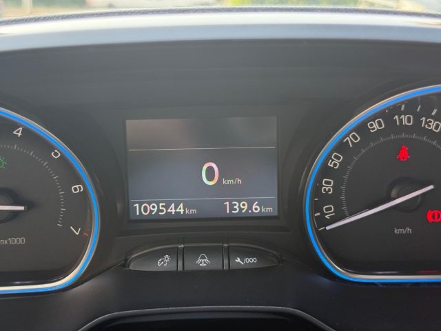 PEUGEOT 2008 usata, con Controllo automatico clima