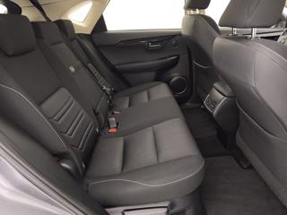 LEXUS NX 300h usata, con Sensori di parcheggio posteriori