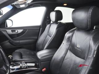 INFINITI QX70 usata 8