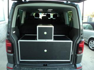 VOLKSWAGEN Caravelle usata, con Autoradio