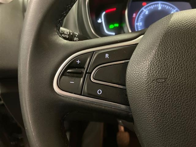 RENAULT Scenic usata, con Sensori di parcheggio anteriori