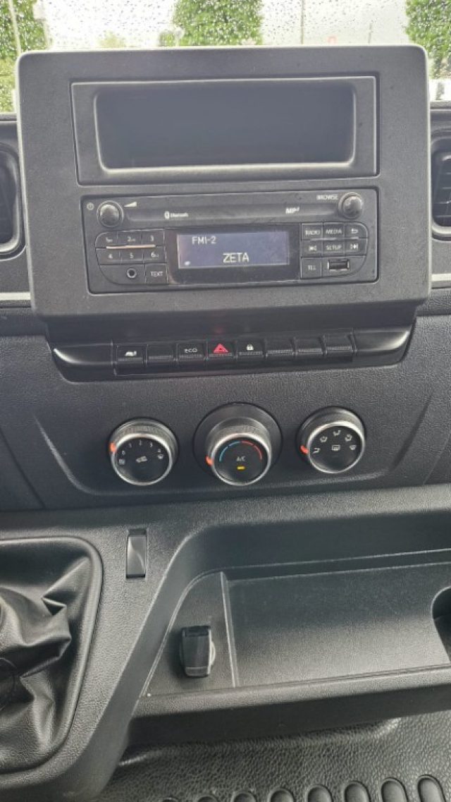 NISSAN NV400 usata 16