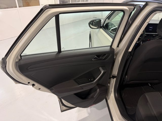 VOLKSWAGEN T-Roc usata 26