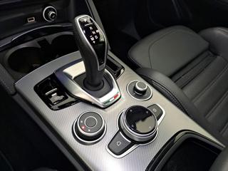 ALFA ROMEO Stelvio usata, con Controllo automatico clima