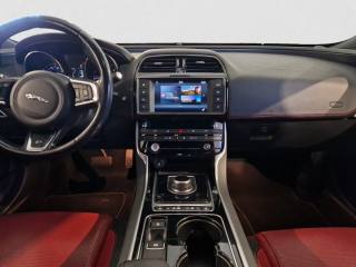 JAGUAR XE usata, con Controllo trazione