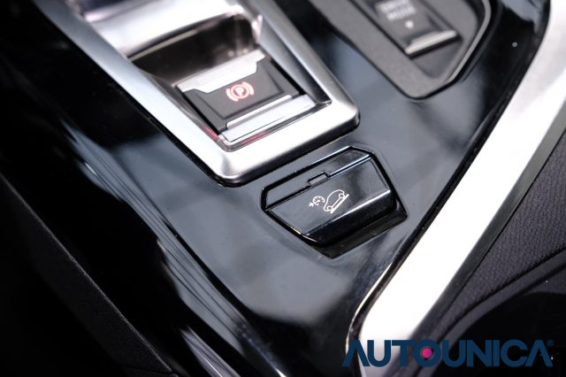 PEUGEOT 5008 usata, con Bluetooth
