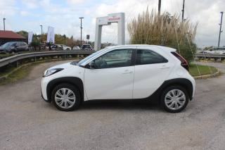 TOYOTA Aygo X usata, con Autoradio