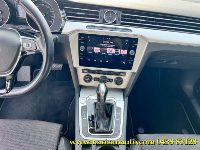 VOLKSWAGEN Passat Variant usata, con Volante in pelle