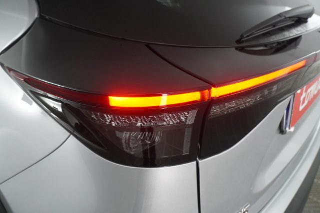 TOYOTA Yaris Cross usata 9