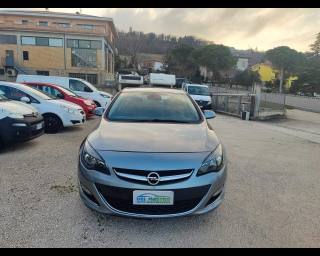 OPEL Astra usata, con Interni in pelle