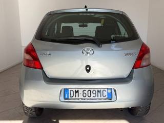 TOYOTA Yaris usata 4