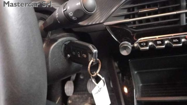 PEUGEOT 208 usata, con Park Distance Control