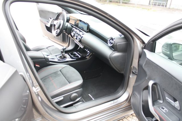 MERCEDES-BENZ A 180 usata, con Fari LED