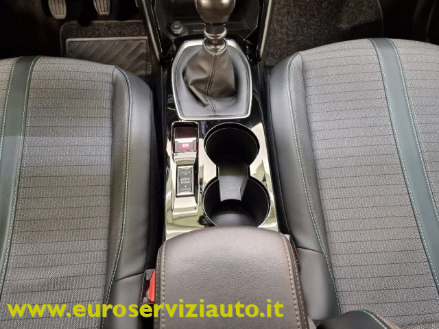 PEUGEOT 2008 usata, con Sistema di navigazione