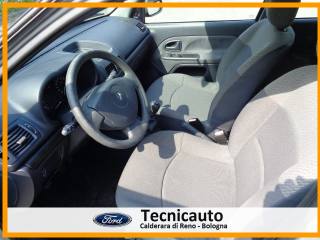 RENAULT Clio usata, con Specchietti laterali elettrici
