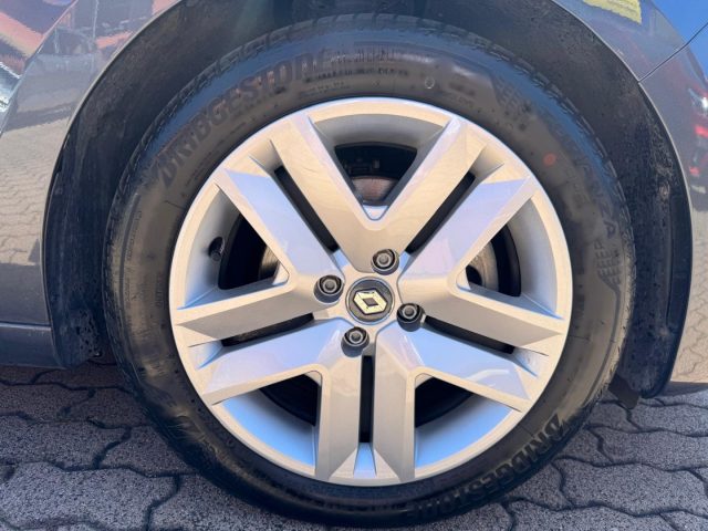 RENAULT Clio usata, con Sedile posteriore sdoppiato