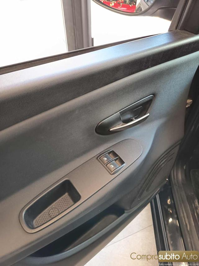 LANCIA Ypsilon usata, con Sedile posteriore sdoppiato