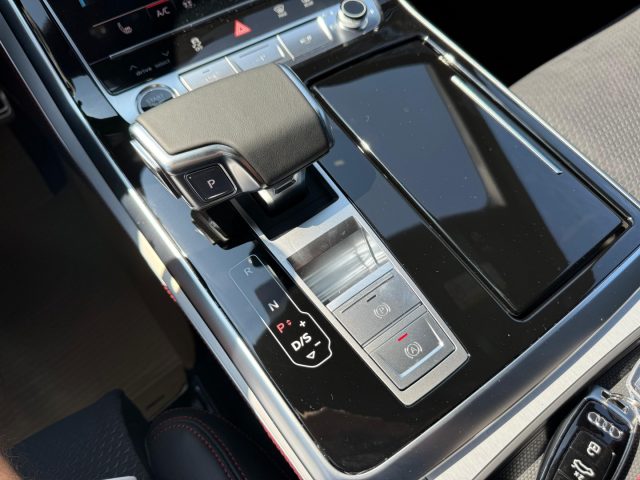 AUDI Q8 usata, con Autoradio digitale