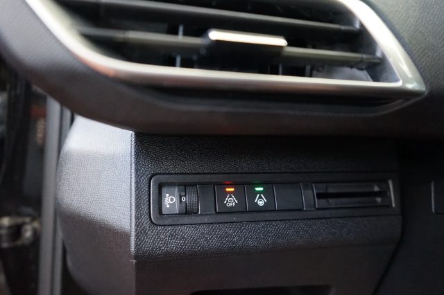 PEUGEOT 3008 usata, con Controllo vocale