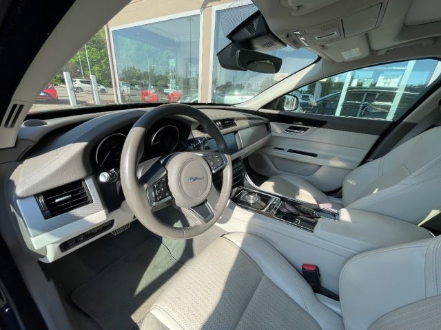 JAGUAR XF usata, con Cruise Control
