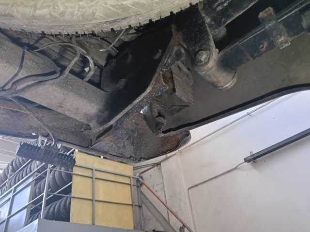 NISSAN Navara usata, con Ruota di riserva
