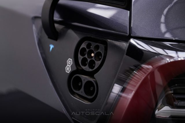 TESLA Model Y usata, con Apple CarPlay