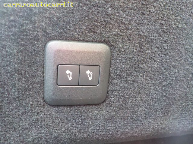 LAND ROVER Range Rover Sport usata, con Sensori di parcheggio posteriori