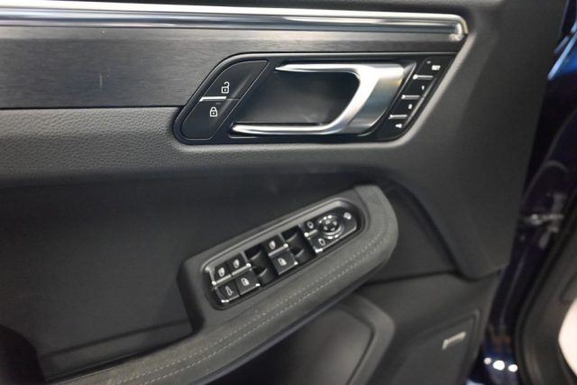 PORSCHE Macan usata 237