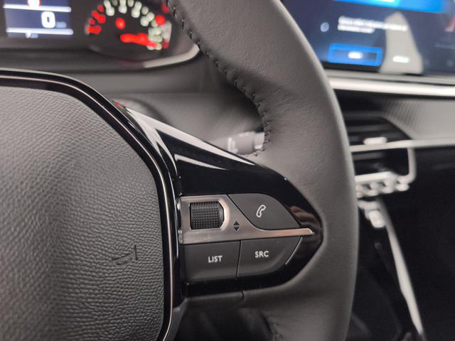 PEUGEOT 2008 usata, con Volante in pelle