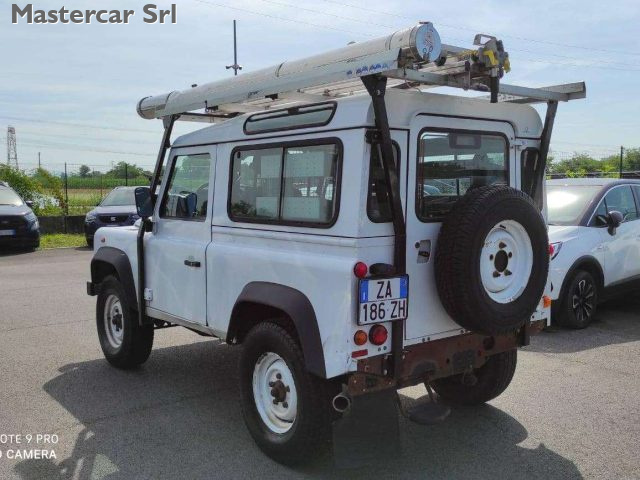 LAND ROVER Defender usata 3