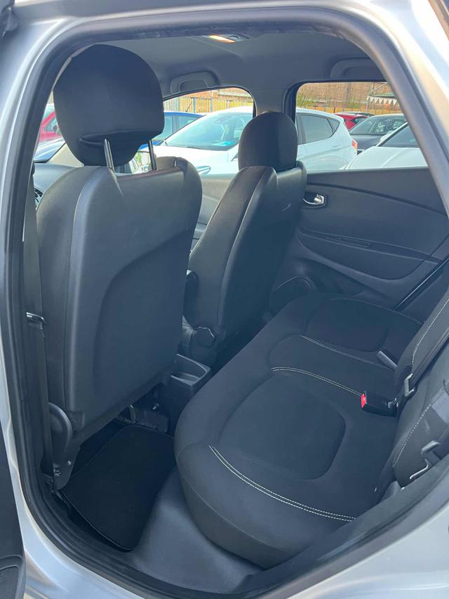 RENAULT Captur usata, con Sedile posteriore sdoppiato