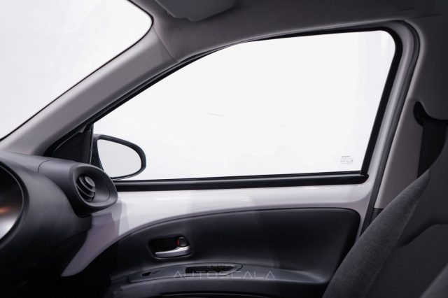 TOYOTA Aygo X usata, con Riconoscimento dei segnali stradali