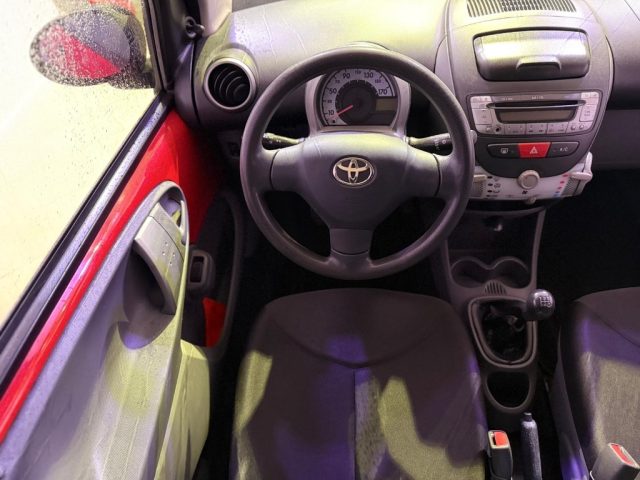 TOYOTA Aygo usata 8