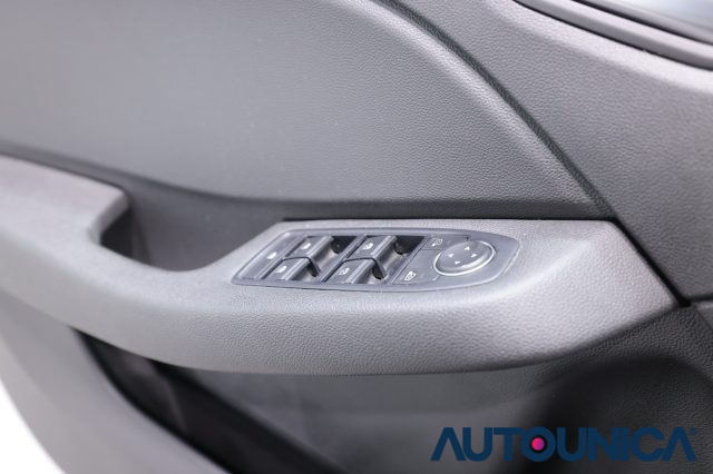 RENAULT Clio usata, con Luci diurne