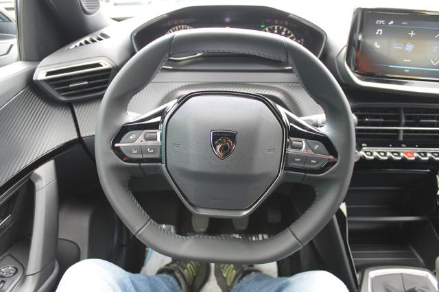 PEUGEOT 2008 usata, con Volante in pelle