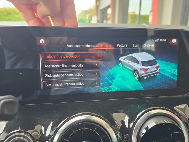 MERCEDES-BENZ GLA 200 usata, con Supporto lombare