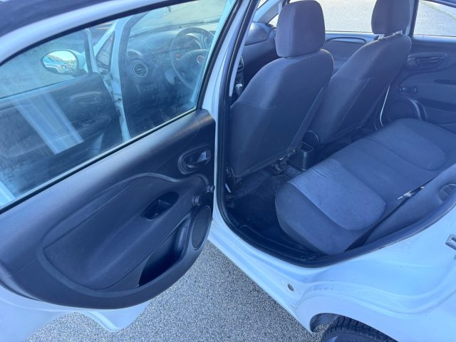 FIAT Punto usata 15