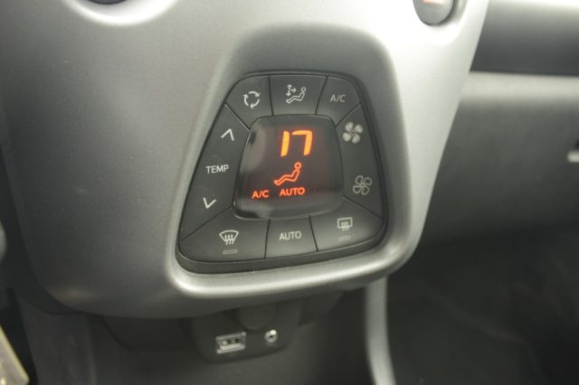 TOYOTA Aygo usata 18