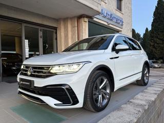 VOLKSWAGEN Tiguan 2.0 TDI 150 CV SCR DSG R-Line LUCI AMBIENTE