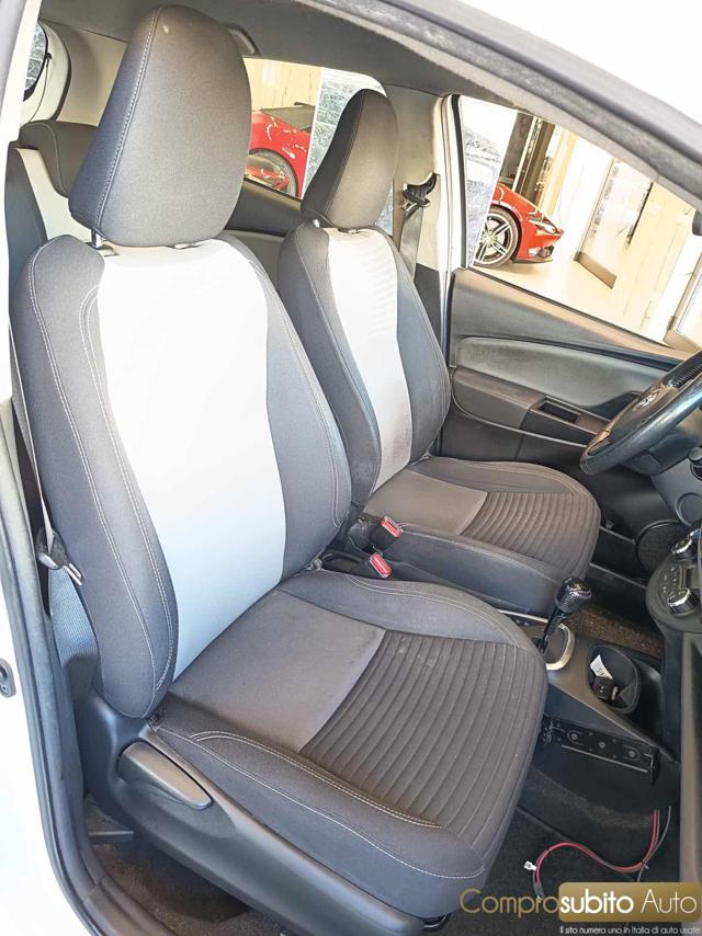 TOYOTA Yaris usata 23