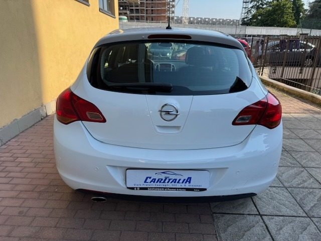 OPEL Astra usata, con Autoradio