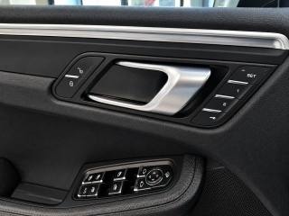 PORSCHE Macan usata, con Park Distance Control