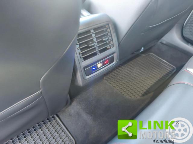 VOLKSWAGEN Golf usata, con Airbag testa